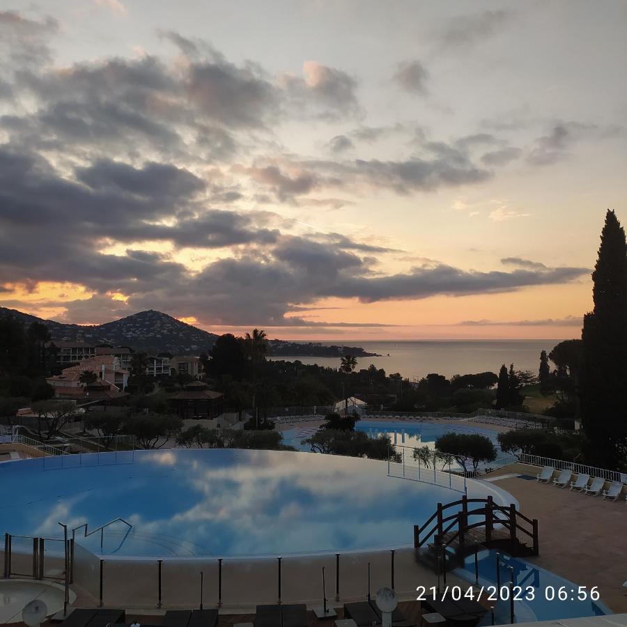 Studio 4P Vue Mer Calme Cap Esterel Сен-Рафаэль Экстерьер фото